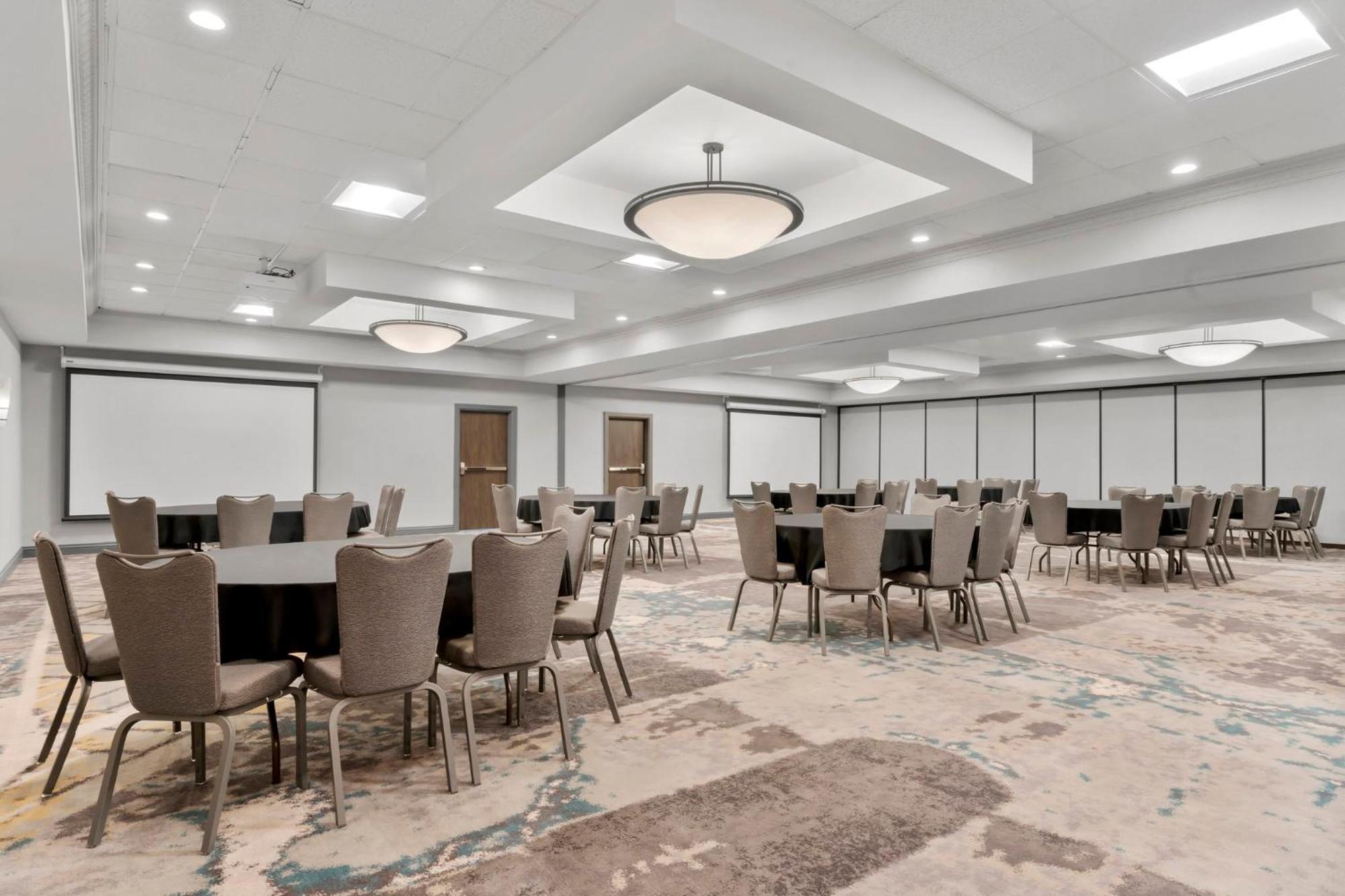 Holiday Inn Dubuque/Galena By Ihg Eksteriør bilde