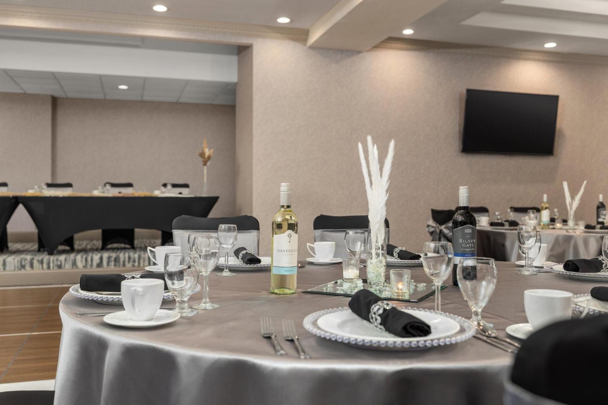 Holiday Inn Dubuque/Galena By Ihg Eksteriør bilde
