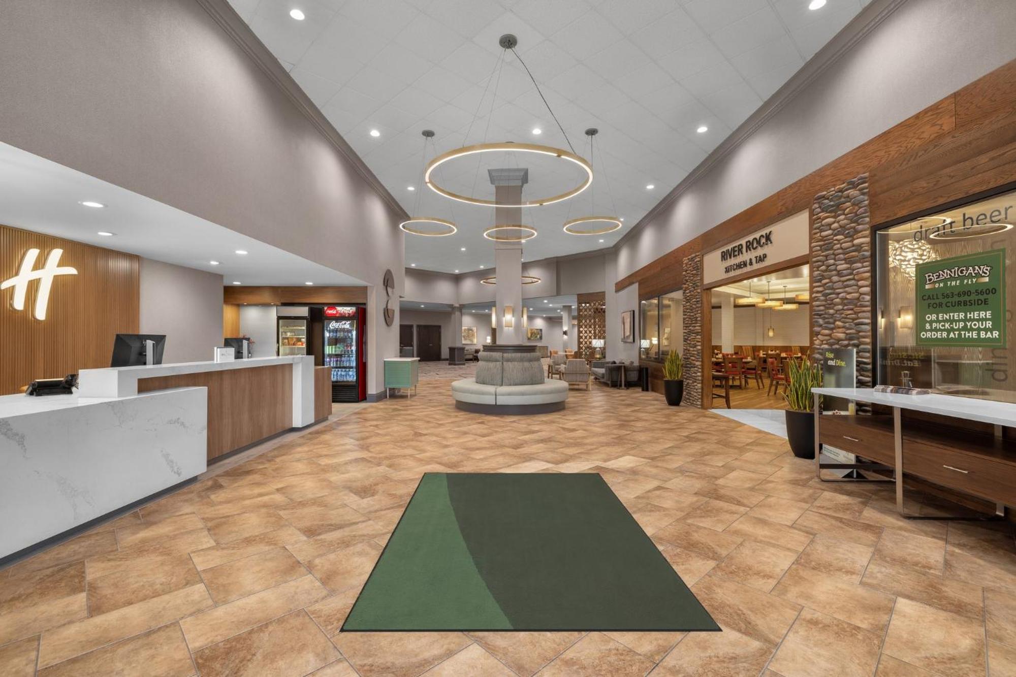 Holiday Inn Dubuque/Galena By Ihg Eksteriør bilde